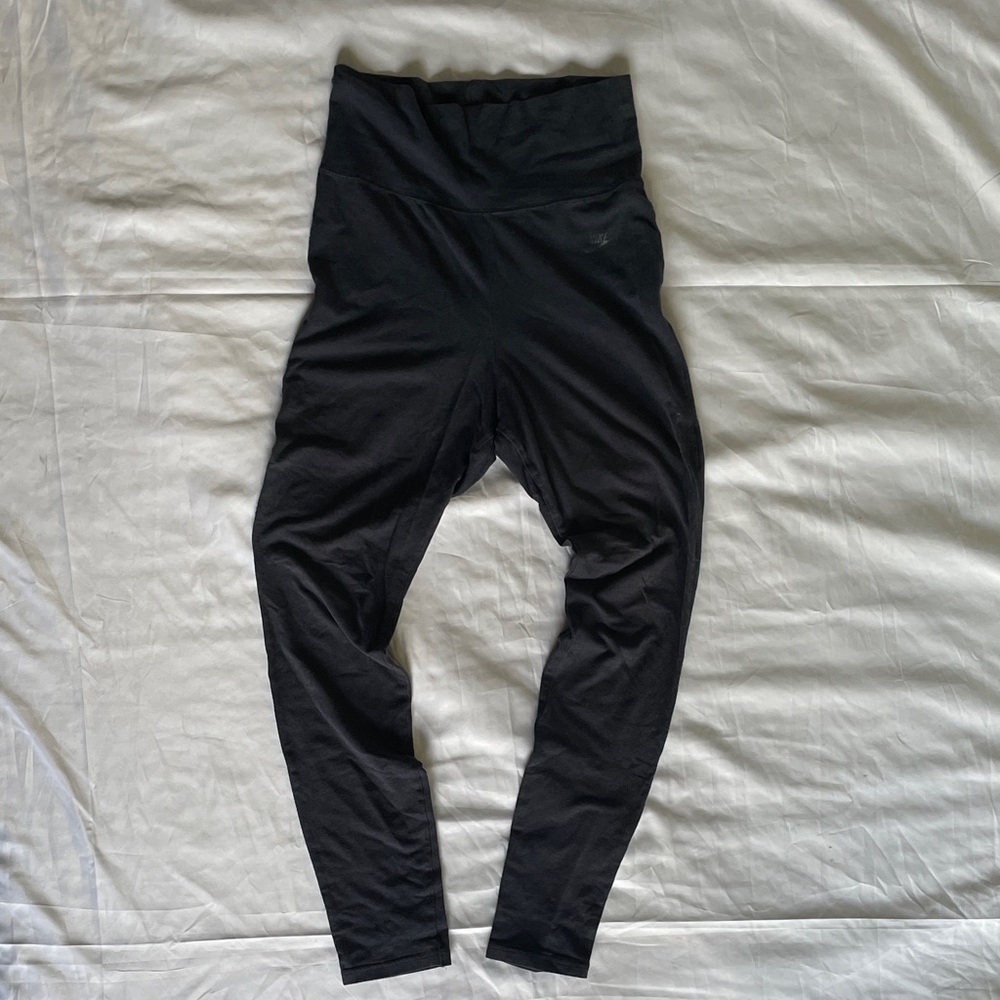 Black women’s Nike Leggings m